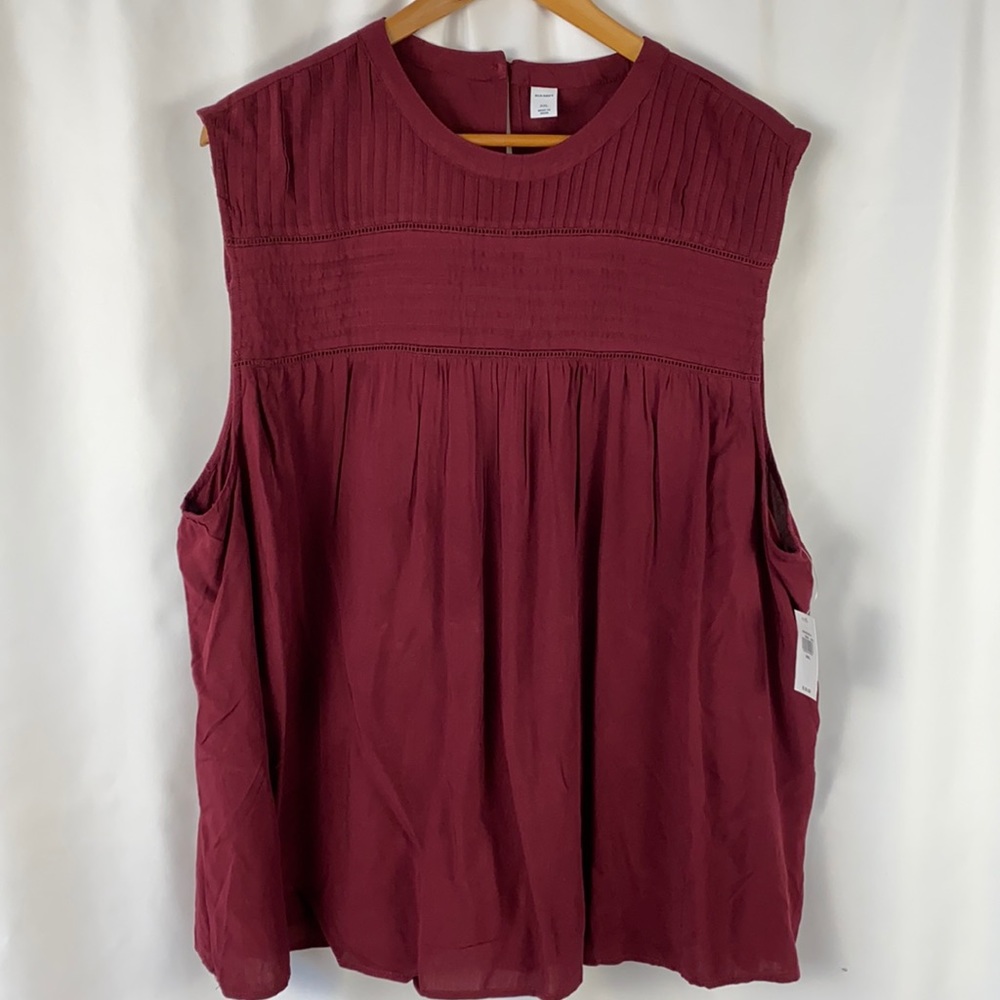 Sleeveless Burgundy Old Navy Top with tags NEW 2X